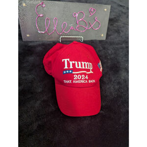 NWOT Unisex TRUMP 2024 Red Hat O/S